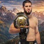 Islam Makhachev, campeon de peso welter de la UFC, posando con el cinturon de campeonato